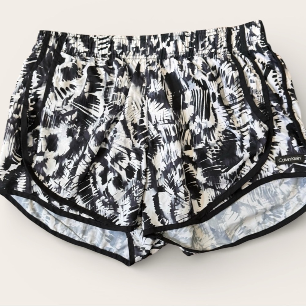 Calvin Klein Black & White Printed Women’s Running Shorts